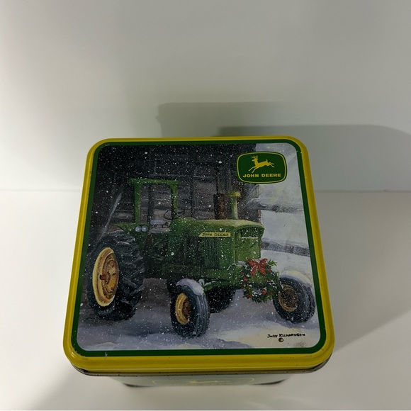 John Deere Tin Box Co. Green And Yellow Licensed Product
Tractors Tin, Empty - Picture 4 of 6